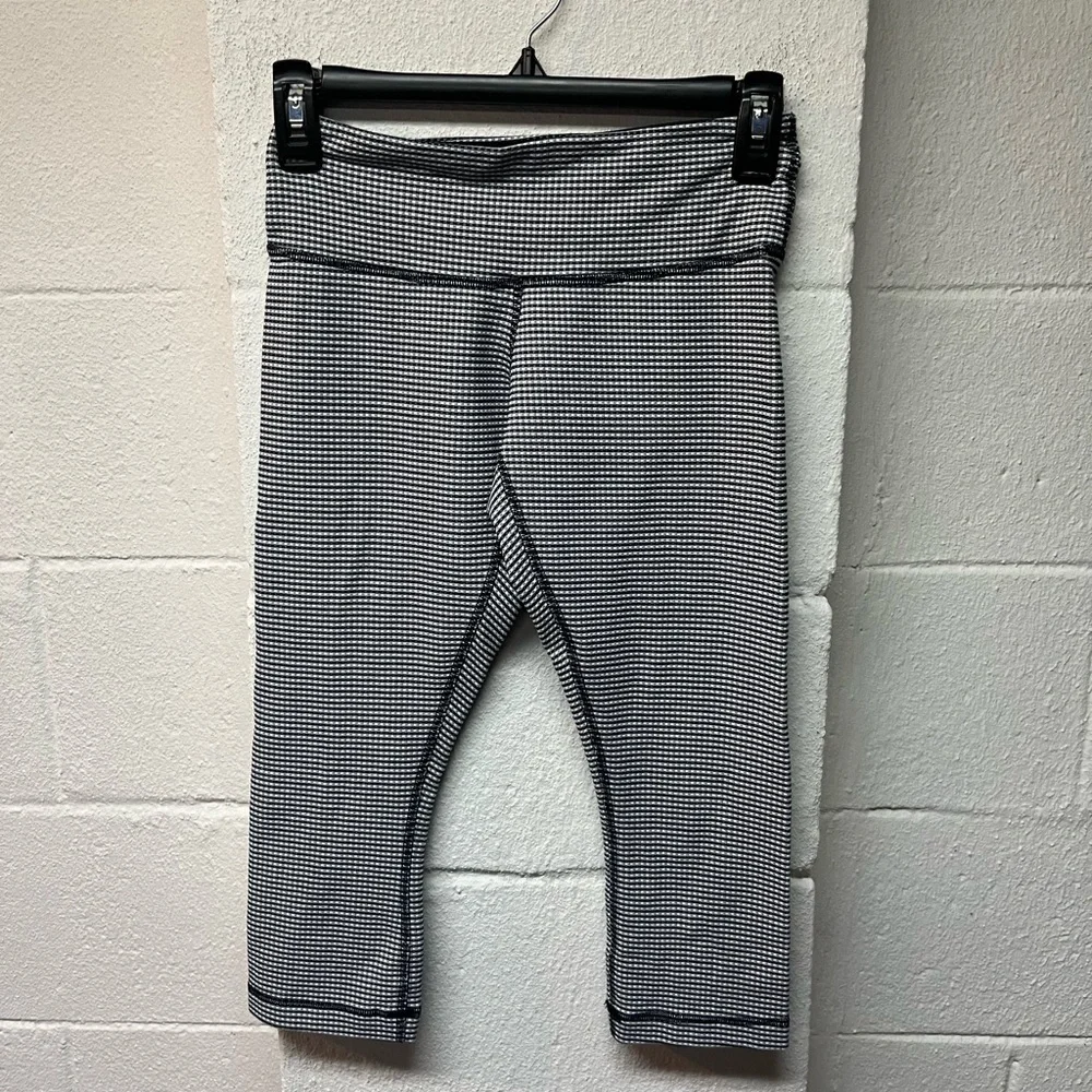 Lululemon Navy and White Checkered Capris - Picture 1 of 4